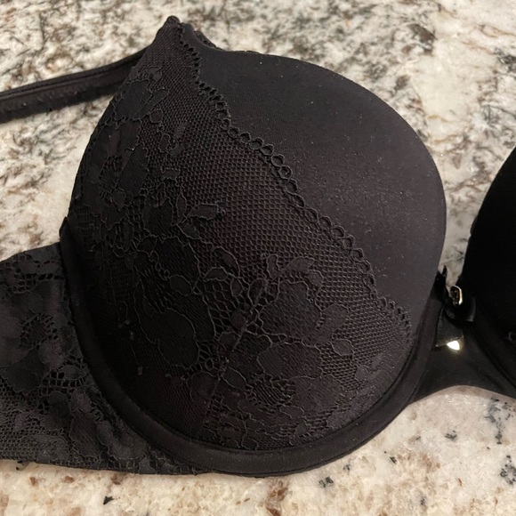Victoria’s Secret Bra - Picture 2 of 2